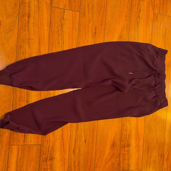 Lululemon - Picture 3 of 4